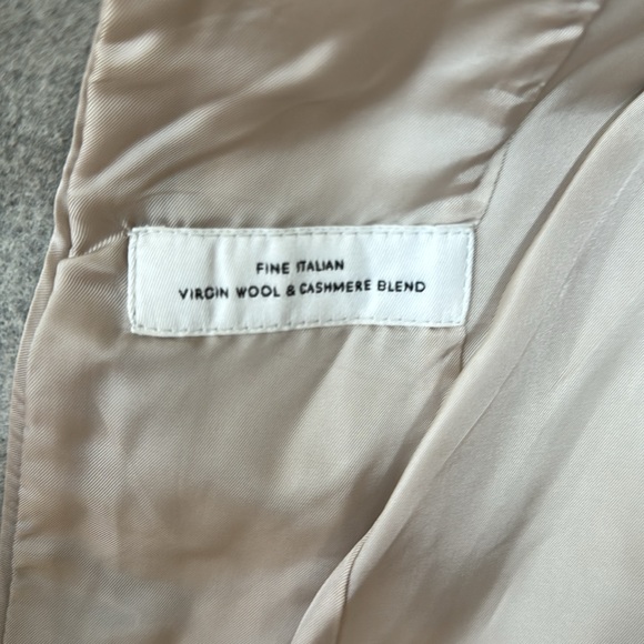 Babaton cute coat to sell - 229$ - Picture 4 of 4